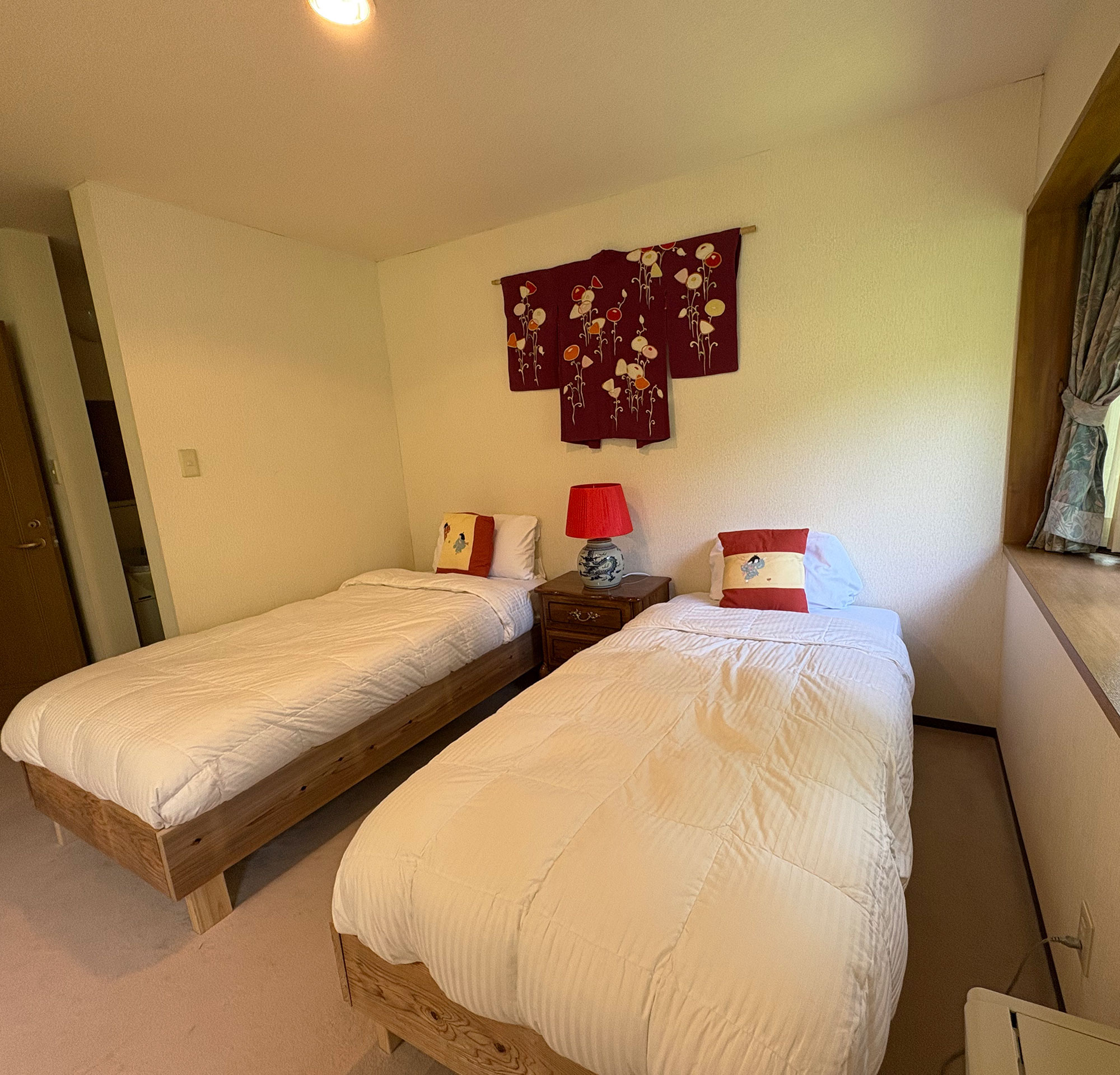 Western-style-Room-with-Forest-View-double-bed